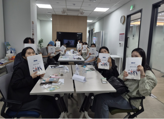 "마음 만져주니 취업문 열렸다.”  ㈜더퍼스트에듀, 취약계층 3명 취업 성공 이끌어 기사 이미지